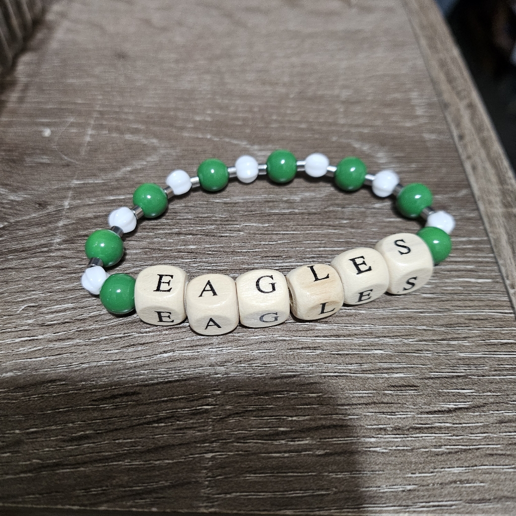 Jelly's Jewelry And Boutique Eagles Beaded Bracelet In Green And White